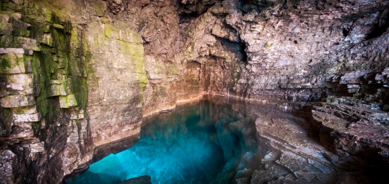 The Grotto استخر زیرزمینی در انتاریو