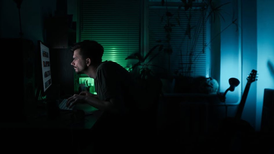 آسیب مغزی با بهم ریختن الگوهای خواب طبیعی بدن از طریق شیفت کاری!